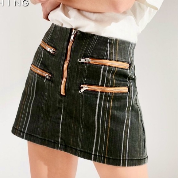 URBAN OUTFITTERS Striped Contrast Orange Zipper Detail Mini Denim Skirt Sz M - Picture 1 of 10